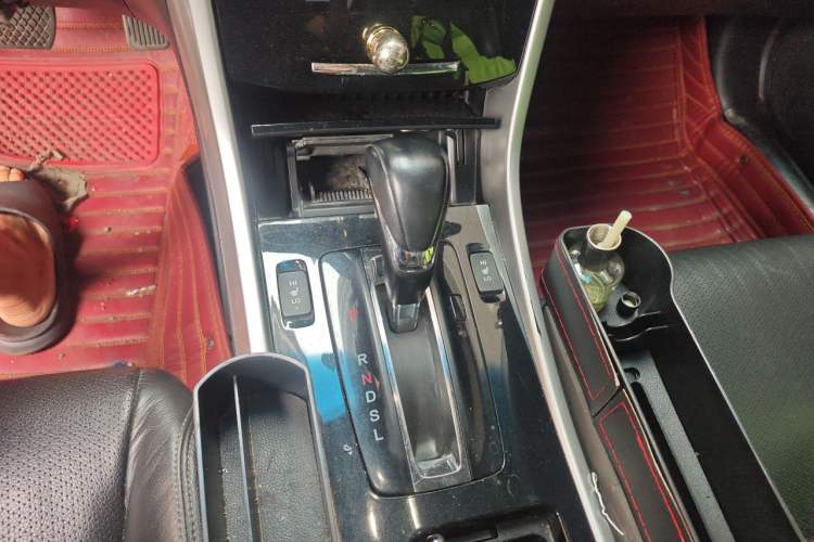 Used Honda Accord 2016 2.0L Luxury Edition Gear Lever