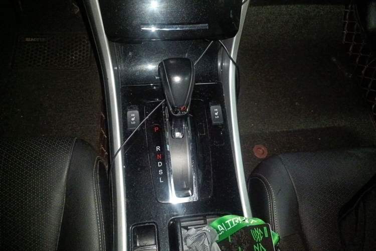 Used Honda Accord 2016 2.0L Elite Edition Gear Lever