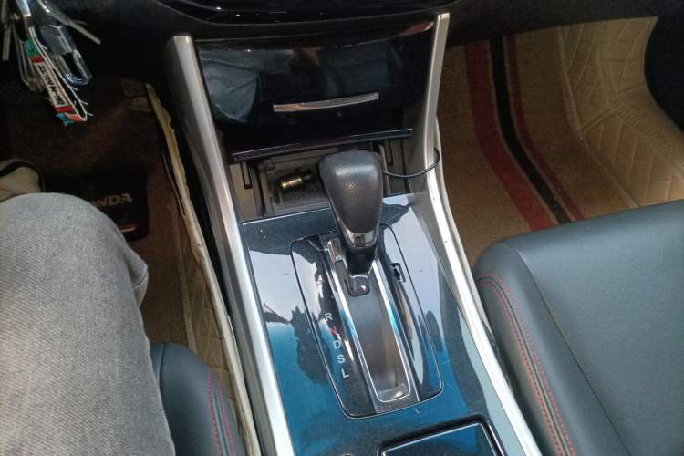 Used Honda Accord 2016 2.0L Comfort Edition Gear Lever