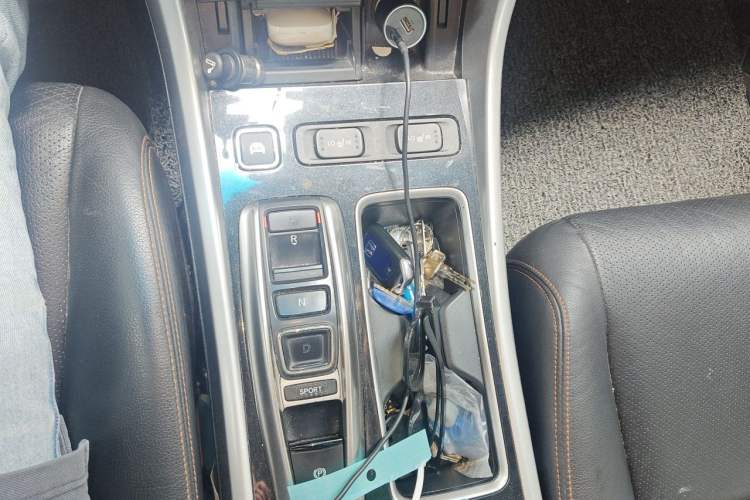 Used Honda Accord 2016 Hybrid 2.0L Sharp Edition Gear Lever