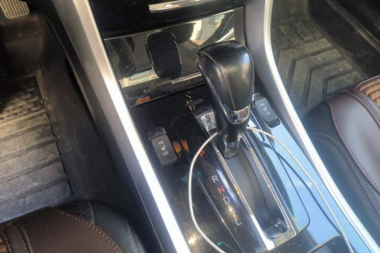 Used Honda Accord 2016 2.0L Luxury Edition Gear Lever