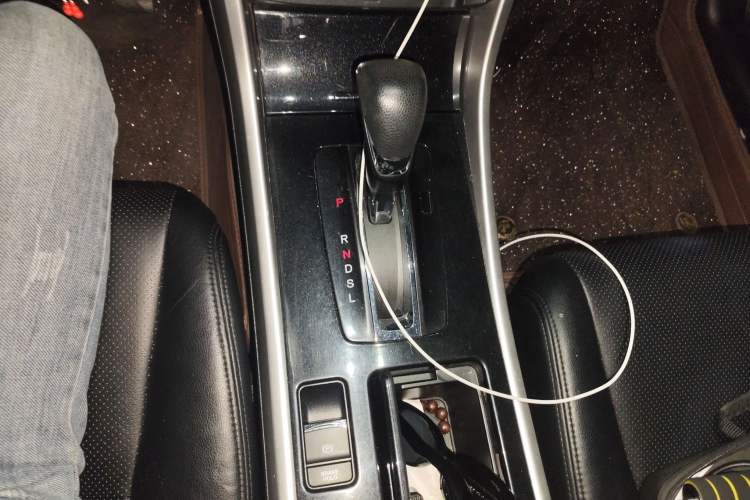 Used Honda Accord 2016 2.0L Comfort Edition Gear Lever