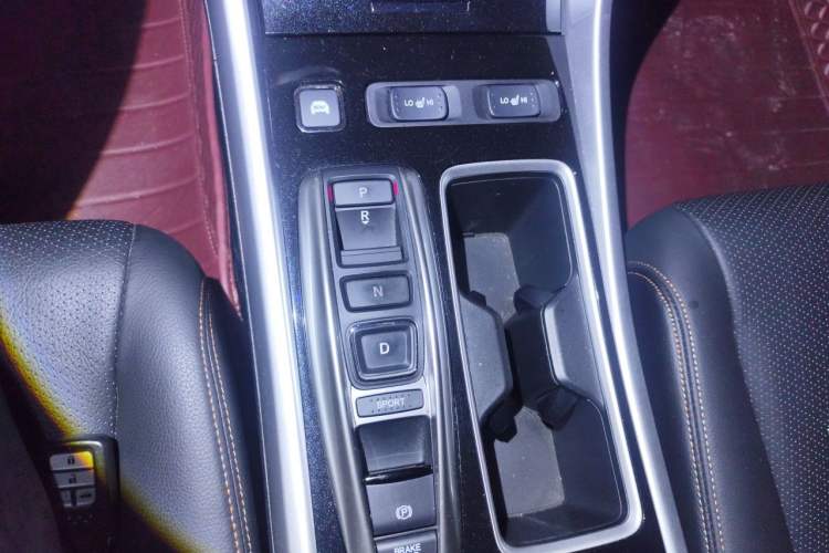 Used Honda Accord 2016 Hybrid 2.0L Sharp Edition Gear Lever