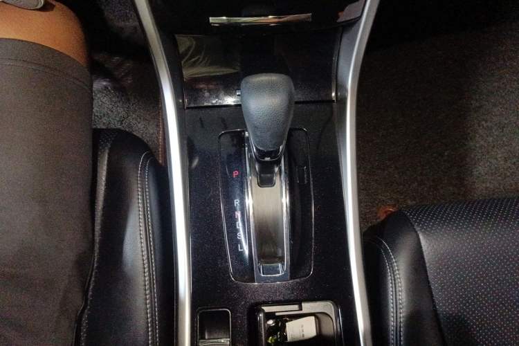 Used Honda Accord 2016 2.0L Comfort Edition Gear Lever