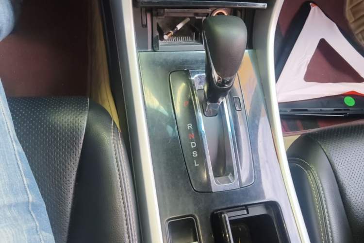 Used Honda Accord 2016 2.0L Comfort Edition Gear Lever