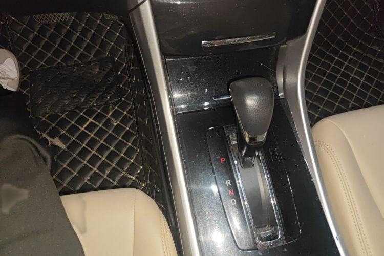 Used Honda Accord 2016 2.0L Comfort Edition Gear Lever