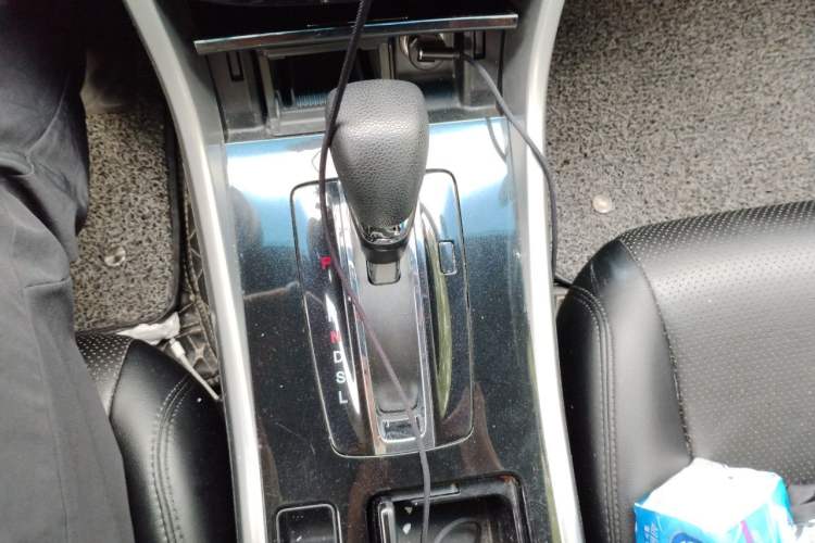 Used Honda Accord 2016 2.0L Comfort Edition Gear Lever