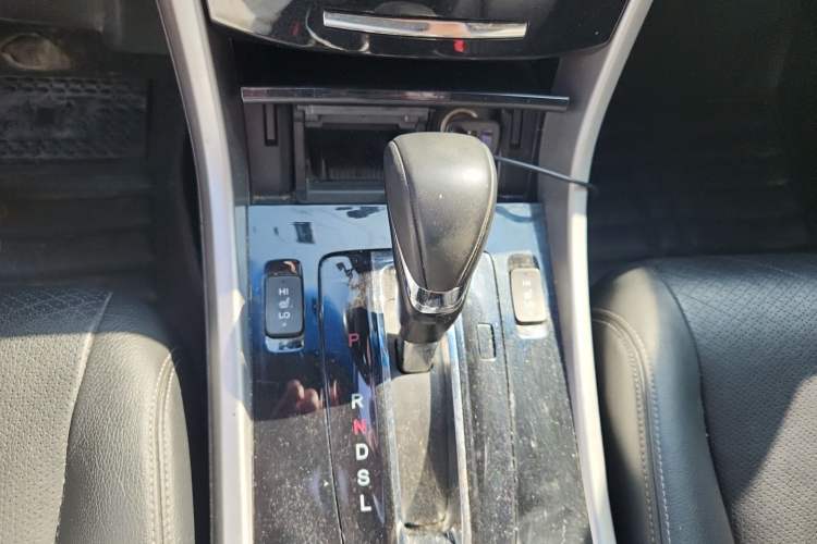 Used Honda Accord 2016 2.0L Elite Edition Gear Lever