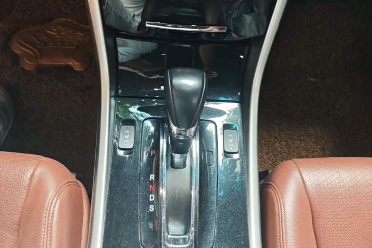 Used Honda Accord 2016 2.4L Luxury Edition Gear Lever