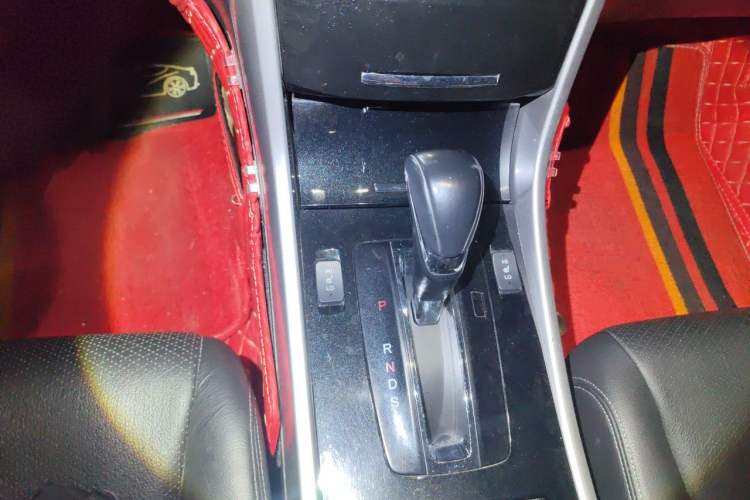 Used Honda Accord 2016 2.0L Elite Edition Gear Lever
