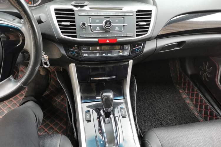 Used Honda Accord 2016 2.0L Elite Edition Gear Lever