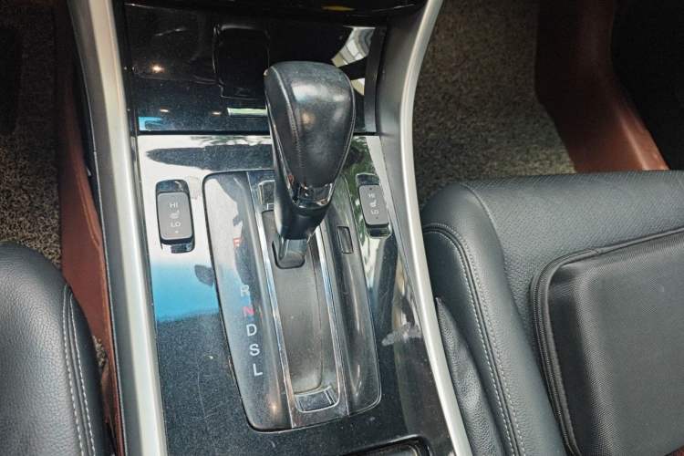 Used Honda Accord 2016 2.0L Elite Edition Gear Lever