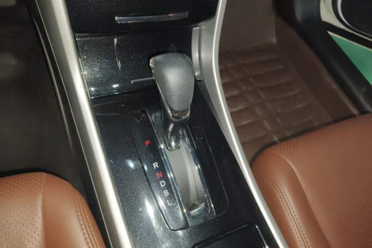 Used Honda Accord 2016 2.0L Comfort Edition Gear Lever