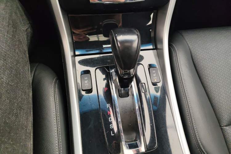 Used Honda Accord 2016 2.0L Elite Edition Gear Lever