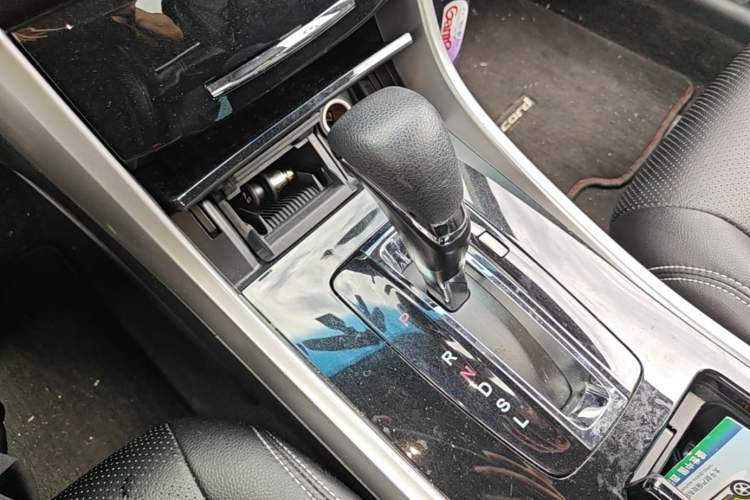 Used Honda Accord 2016 2.0L Comfort Edition Gear Lever