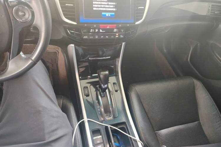 Used Honda Accord 2016 2.0L Luxury Edition Gear Lever