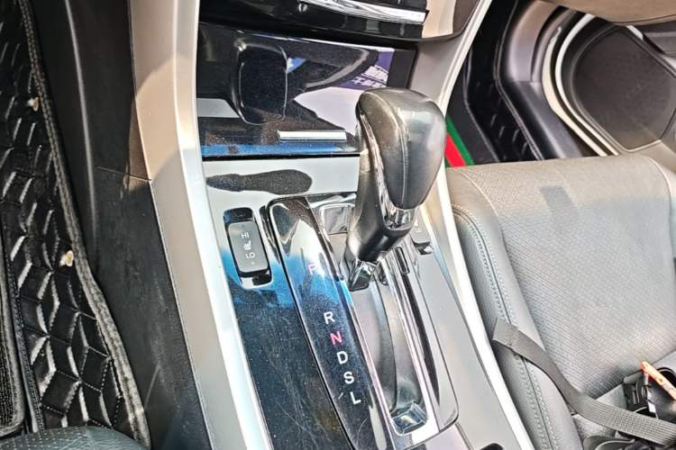 Used Honda Accord 2016 2.0L Elite Edition Gear Lever