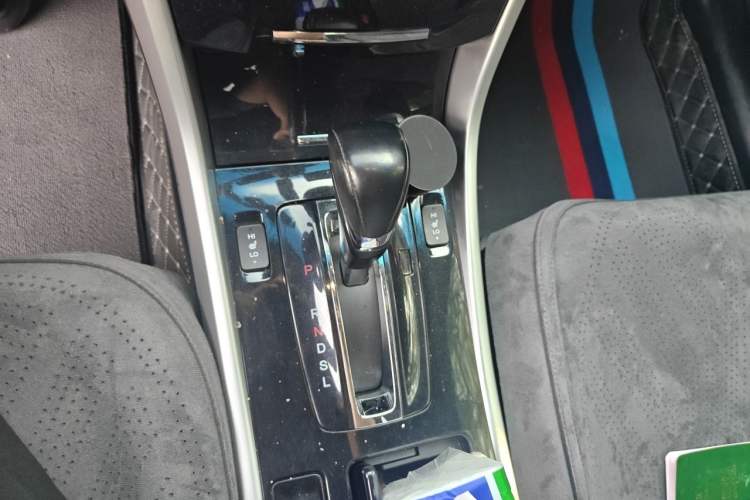 Used Honda Accord 2016 2.0L Elite Edition Gear Lever