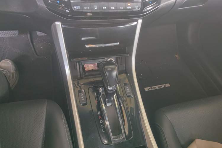 Used Honda Accord 2016 2.0L Elite Edition Gear Lever