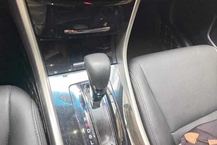 Used Honda Accord 2016 2.0L Comfort Edition Gear Lever