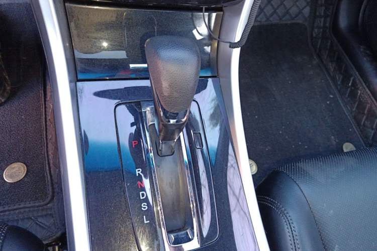 Used Honda Accord 2016 2.0L Comfort Edition Gear Lever