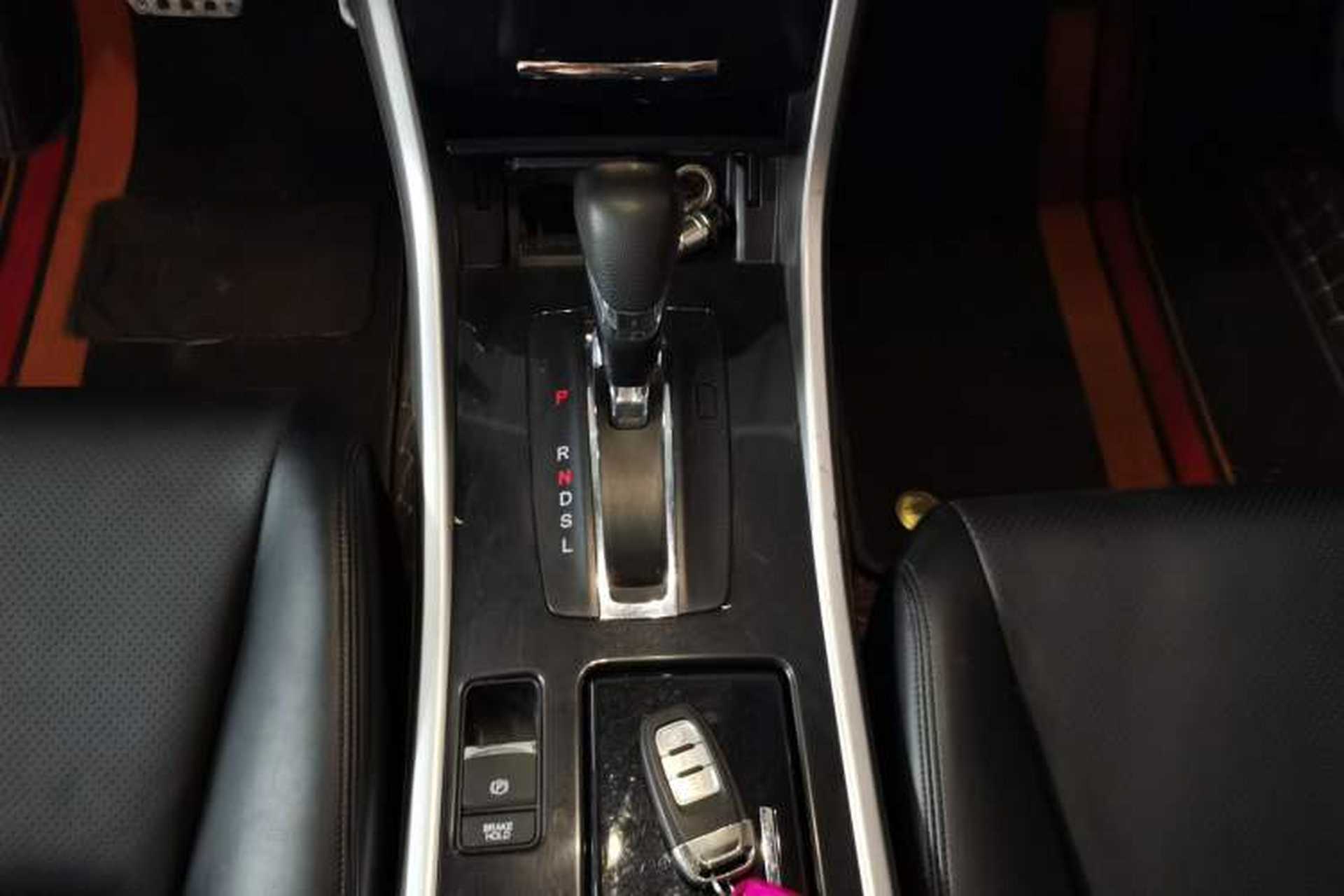 Used Honda Accord 2016 2.0L Comfort Edition Gear Lever