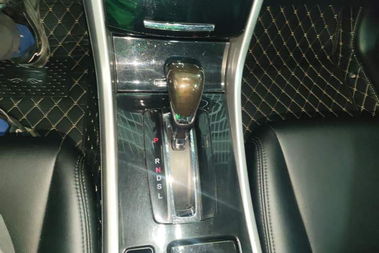 Used Honda Accord 2016 2.0L Comfort Edition Gear Lever