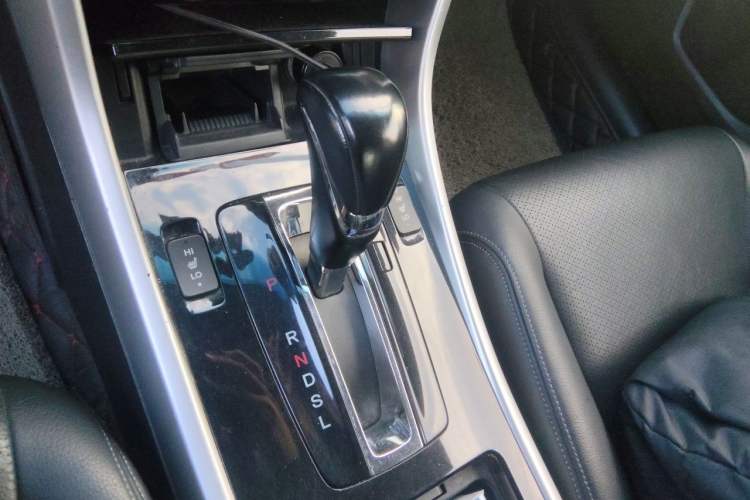 Used Honda Accord 2016 2.0L Elite Edition Gear Lever