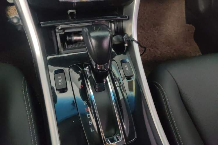 Used Honda Accord 2016 2.0L Elite Edition Gear Lever