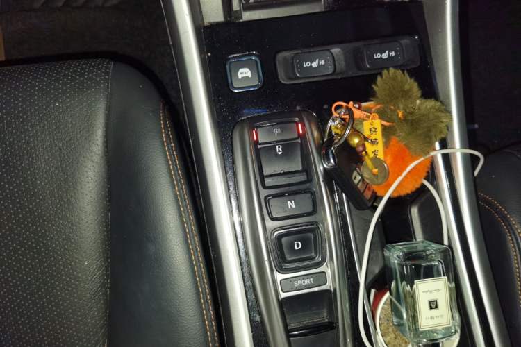 Used Honda Accord 2016 Hybrid 2.0L Sharp Edition Gear Lever