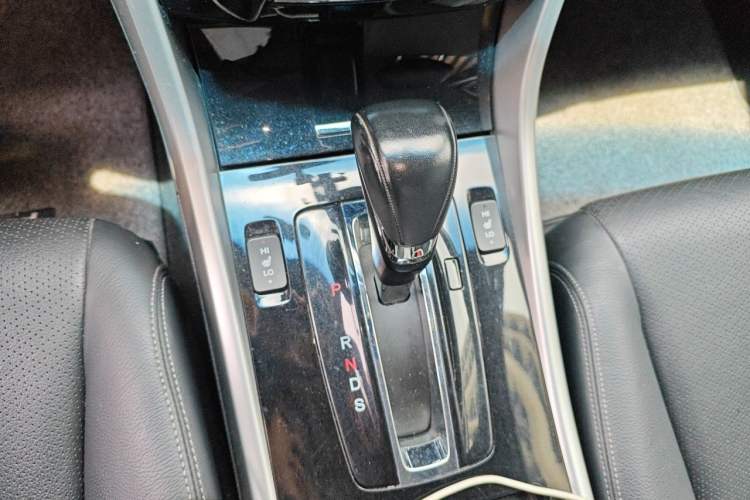Used Honda Accord 2016 2.4L Luxury Edition Gear Lever