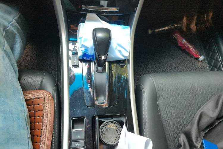 Used Honda Accord 2016 2.0L Elite Edition Gear Lever