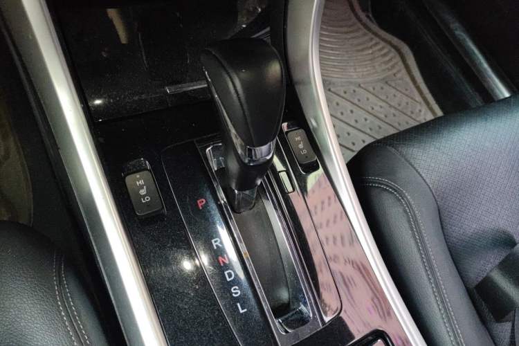 Used Honda Accord 2016 2.0L Elite Edition Gear Lever