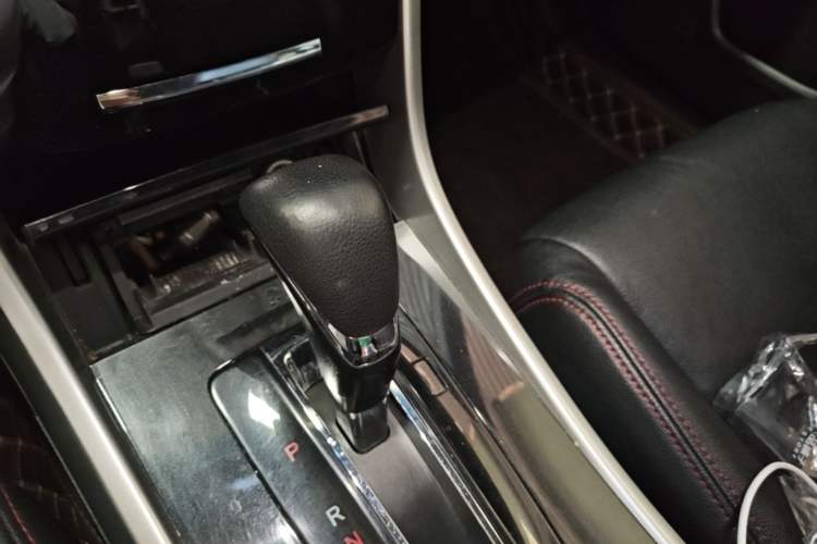 Used Honda Accord 2016 2.0L Comfort Edition Gear Lever