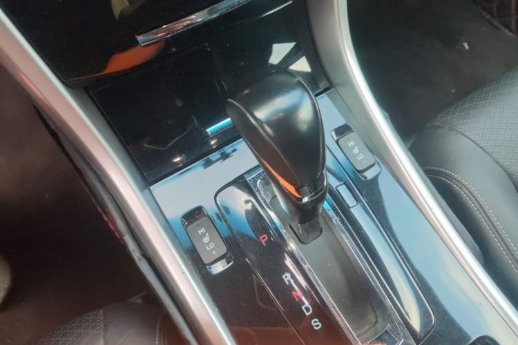 Used Honda Accord 2016 2.4L Luxury Edition Gear Lever