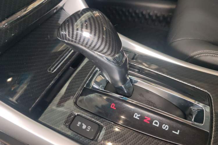 Used Honda Accord 2016 2.0L Elite Edition Gear Lever