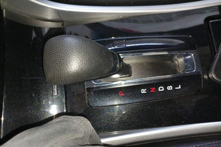 Used Honda Accord 2016 2.0L Comfort Edition Gear Lever