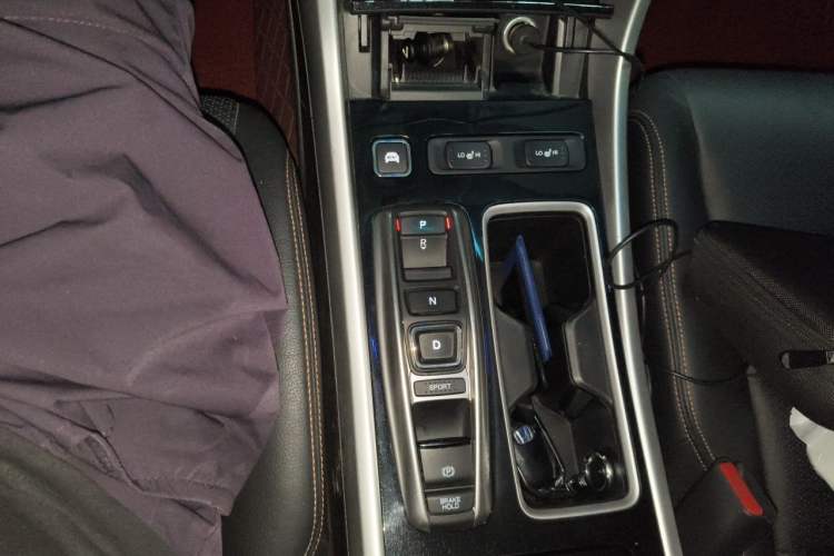 Used Honda Accord 2016 Hybrid 2.0L Sharp Edition Gear Lever