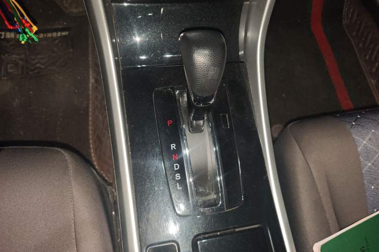 Used Honda Accord 2016 2.0L Comfort Edition Gear Lever