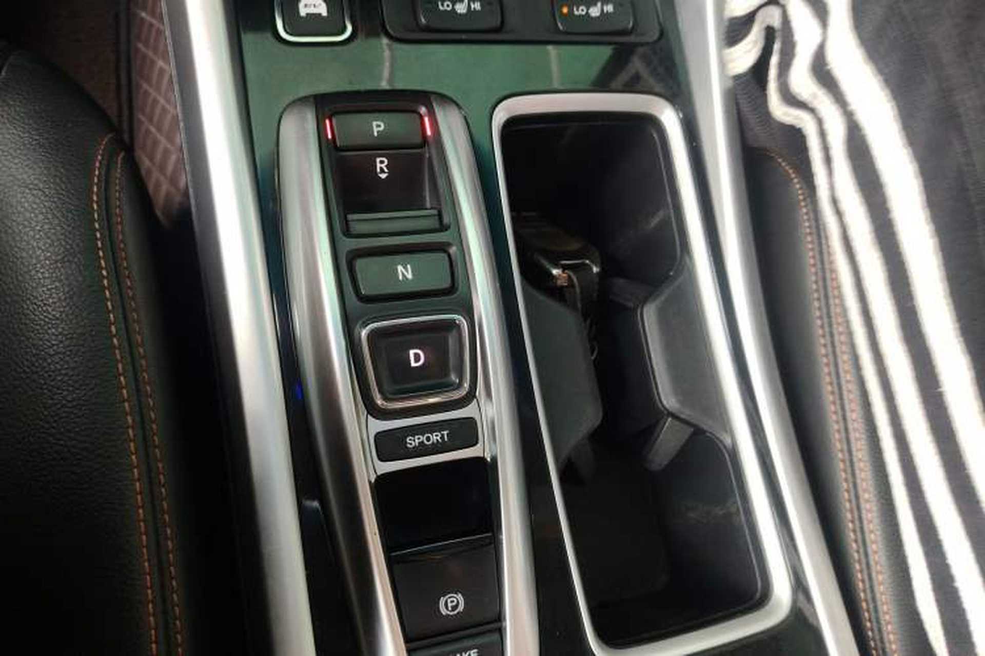 Used Honda Accord 2016 Hybrid 2.0L Rui Ling Edition Gear Lever