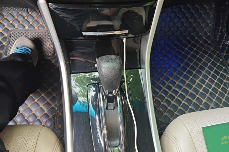Used Honda Accord 2016 2.0L Comfort Edition Gear Lever