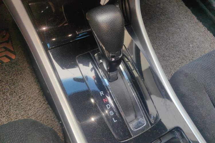 Used Honda Accord 2016 2.0L Comfort Edition Gear Lever