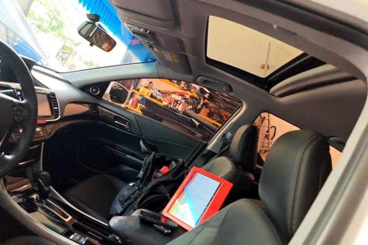 Used Honda Accord 2016 2.4L Luxury Edition Headliner