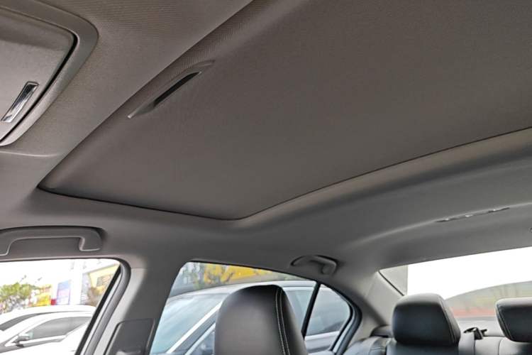 Used Honda Accord 2016 2.0L Comfort Edition Headliner