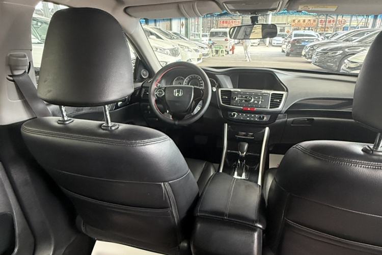 Used Honda Accord 2016 2.0L Comfort Edition Interior 1