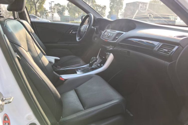 Used Honda Accord 2016 2.0L Elite Edition Interior 1