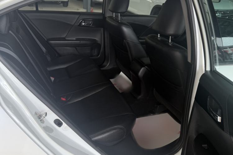 Used Honda Accord 2016 2.0L Comfort Edition Interior 2