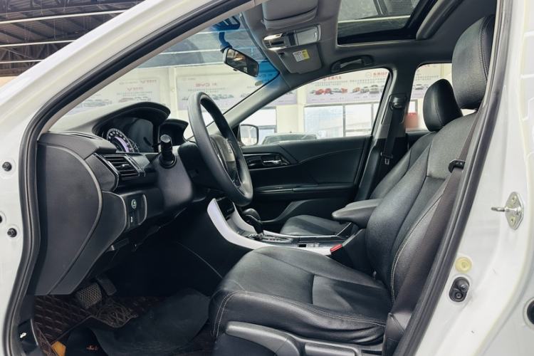 Used Honda Accord 2016 2.0L Comfort Edition Interior 2