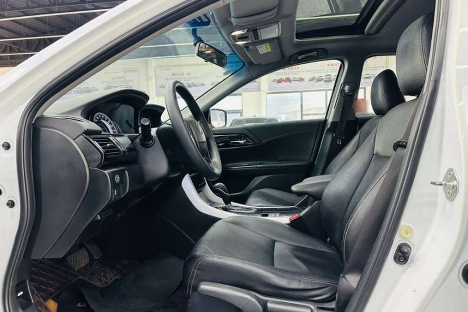 Used Honda Accord 2016 2.0L Comfort Edition Interior 2
