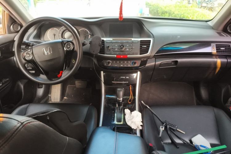 Used Honda Accord 2016 2.0L Comfort Edition Interior 2